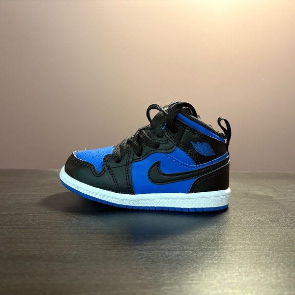 Nike Size 7C Black & Blue Toddler Sneaker - Picture 1 of 2